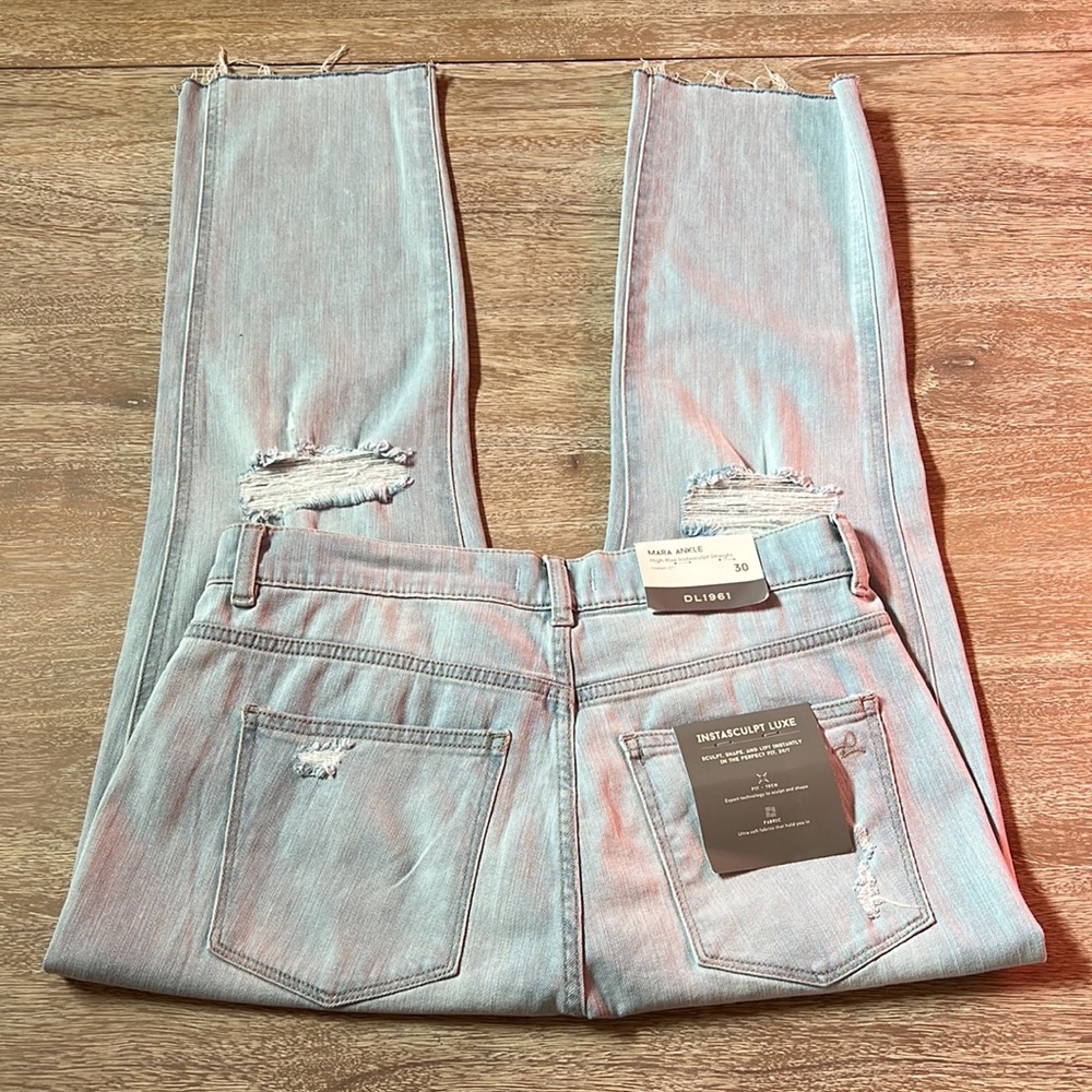 DL1961 Mara Ripped Straight Ankle High- Rise Instasculpt Straight Jeans in Ross - Picture 8 of 16